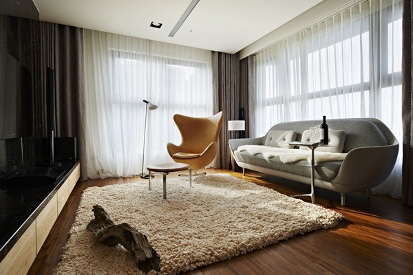 位於新北市新店的精華地帶，近百坪的樓中樓空間，是屋